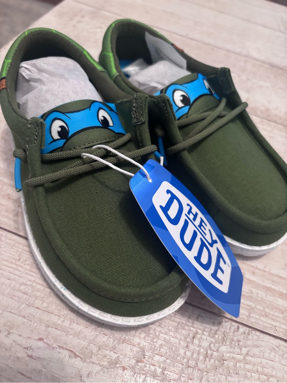 Hey Dude Kids Slip-On Shoes 
Teenage Mutant Ninja Turtles- Leonardo